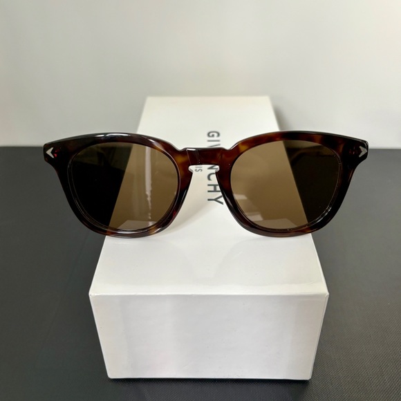 Givenchy Tortoise Shell Sunglasses - Picture 1 of 4